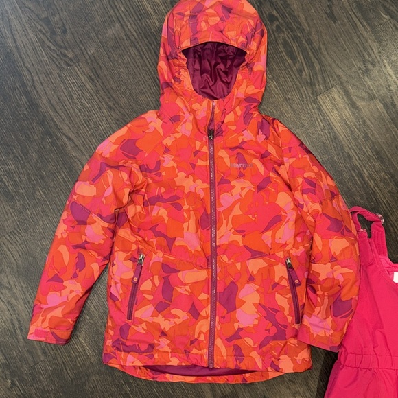 Girls Marmot Snowline Jacket - Picture 1 of 10